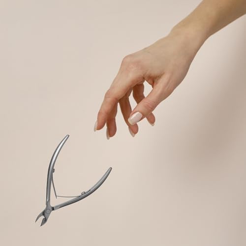 Staleks Pro SMART 31 Cuticle Nippers – 7mm Blade Cuticle Trimmer – Sharp & Durable Stainless Steel – Professional Manicure Tool