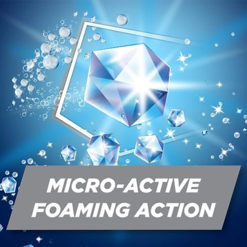 Aquafresh Extreme Clean Whitening Action Fluoride Toothpaste, Mint Blast, 5.6 oz (Pack of 2)