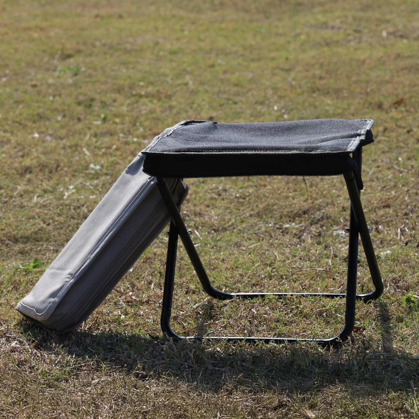 MDHAND Portable Folding Stool with Carry Bag, Camping Stool, Ultralight Folding Chair for Travel, Fishing, Picnic, BBQ (Black)