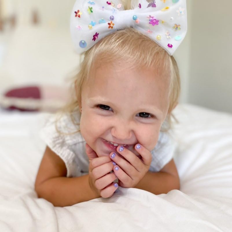 Piggy Paint | 100% Non-Toxic Girls Nail Polish | Safe, Cruelty-free, Vegan, & Scented for Kids | Showstopper Starter Set