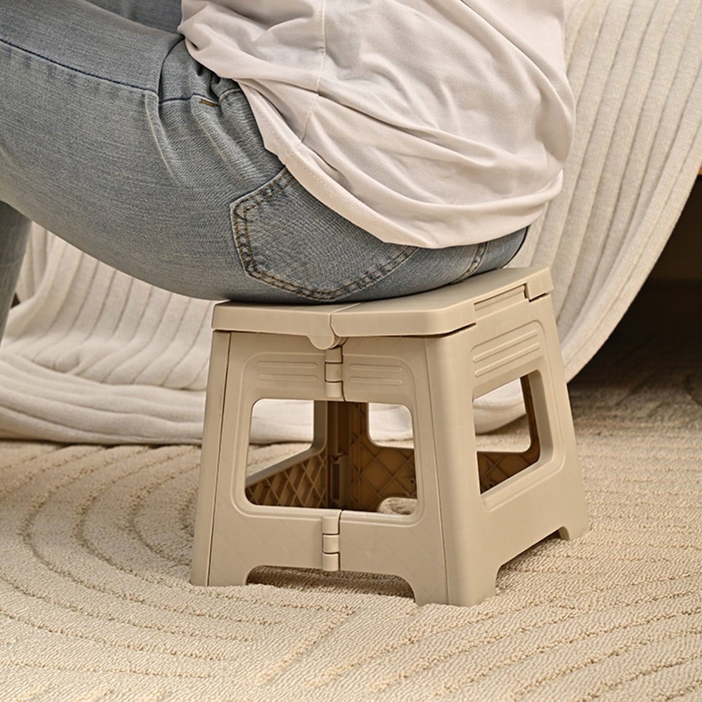 FAMTKT Camping Stool, Portable Folding Stool Lightweight Stool Seat for Camping Fishing Hiking Gardening Outdoor Walking Backpacking Travelling and Beach Small Stool