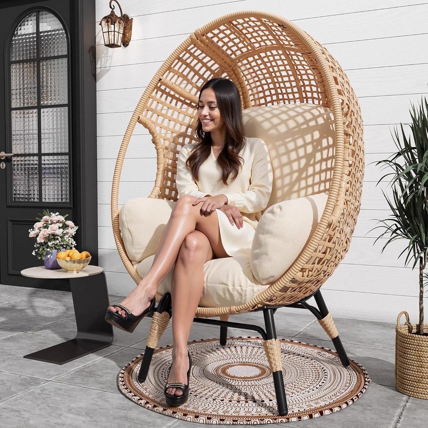 TQKVIPI Oversized Wicker Egg Chair Outdoor Indoor,Patio Lounge Chair with Thicken Cushions & Durable Steel Frame, Egg Basket Chair 500lbs Capacity for Garden, Backyard, Porch,Bedroom (Beige-Plaid)
